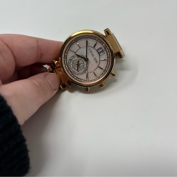 MICHAEL KORS ROSE GOLD CHAIN WATCH - Picture 9 of 10